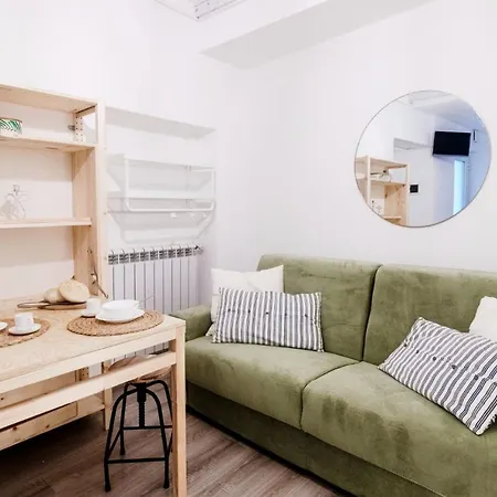 Comfy Apt 6 Min Foot From S.giovanni Station! *