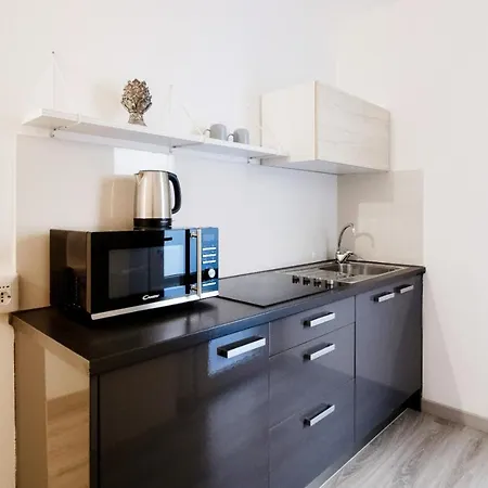 Lejlighed Comfy Apt 6 Min Foot From S.giovanni Station! Como