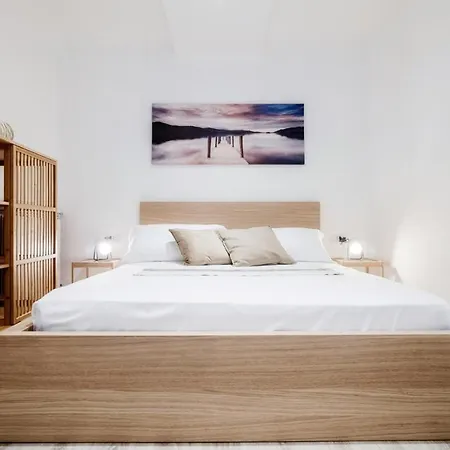 Lejlighed Comfy Apt 6 Min Foot From S.giovanni Station! Como