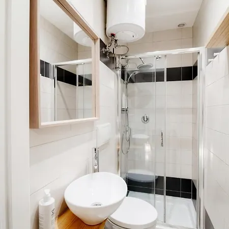 Comfy Apt 6 Min Foot From S.giovanni Station! Lejlighed Como