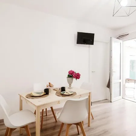 Lejlighed Comfy Apt 6 Min Foot From S.giovanni Station! *